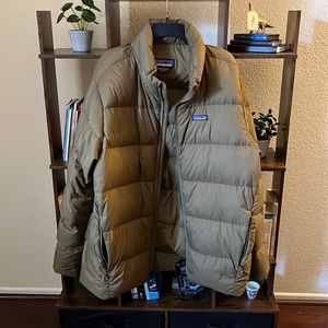 Patagonia M’s Silent Down Jacket (Sage Khaki)